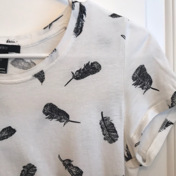 White feather T-shirt - Picture 2 of 2